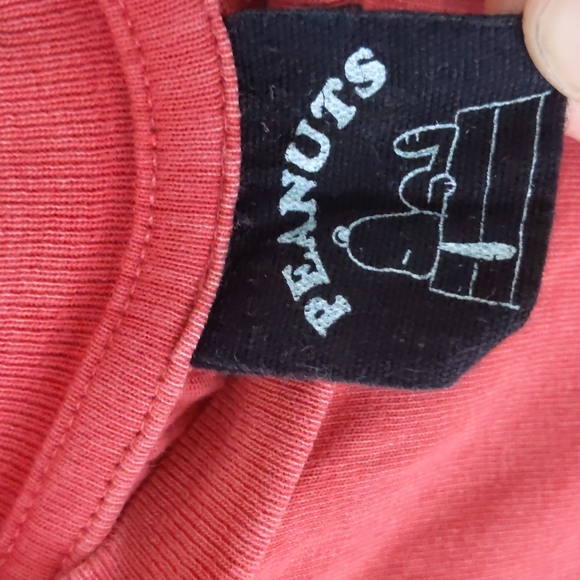 Peanuts Holiday Tshirt Snoop and Woodstock - Picture 5 of 7